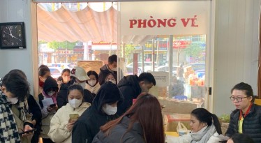 Vé xe tăng 200% mùa Tết: Kinh nghiệm lái xe về tết an toàn